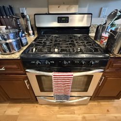 Frigidaire Propane Gas Stove With Griddle Burner! 