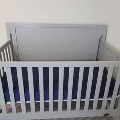 Graco Benton 5-in-1 Convertible Crib (Pebble Gray) – GREENGUARD Gold Certified, Converts from Baby Crib to Toddler Bed, Daybed and Full-Size Bed, Fits