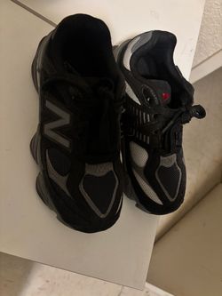 New Balance Black and Gray Sneakers