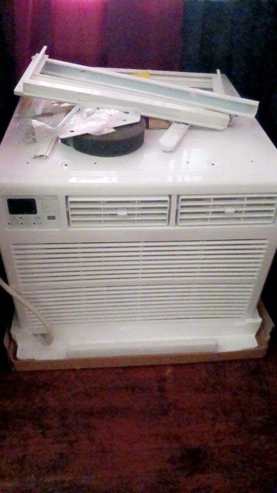 Ac Unit With Heater And Remote 
