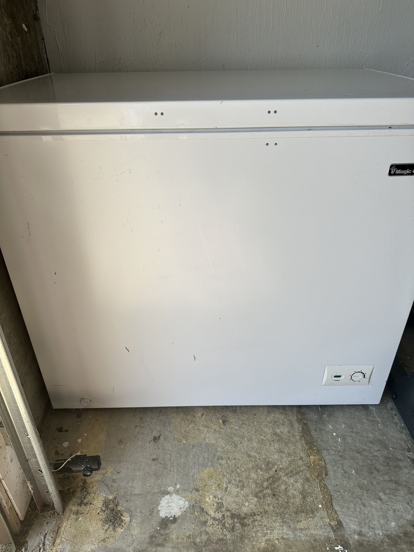 Chest Freezer 6.9 Cubit Feet