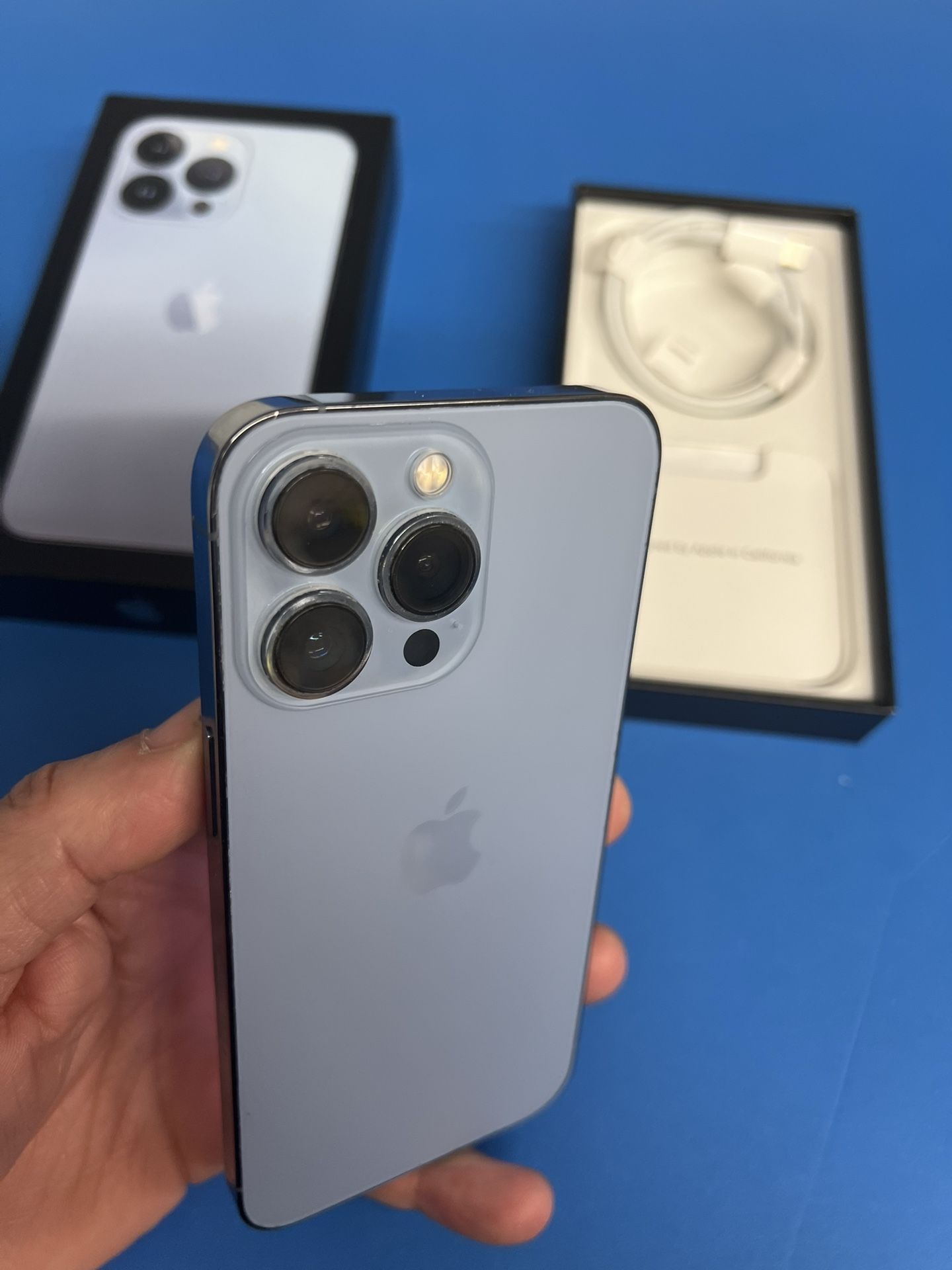 iPhone 13 Pro Max 256gb Factory Unlocked/ Liberado