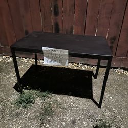 FREE Desk IKEA LAGKAPTEN / ADILS