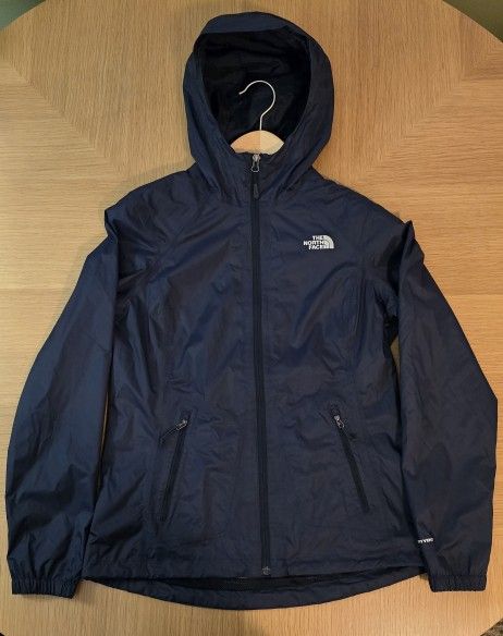 The North Face Women's Hooded Waterproof Rain Jacket Black Small/Petites