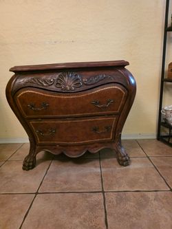 Vintage French provincial bombay cgest