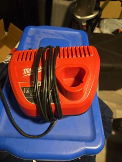 Milwaukee M12 Battery Charger