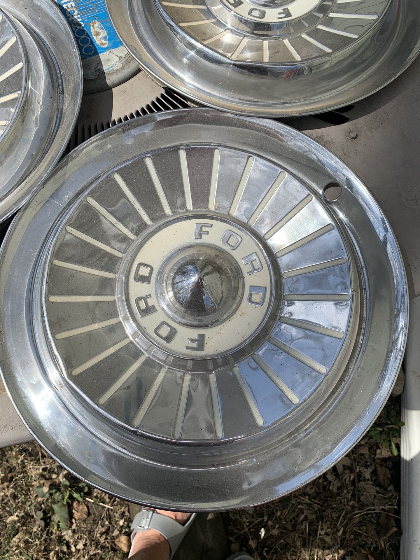 Ford Hubcaps 