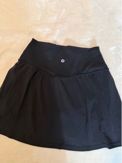Lululemon black skirt