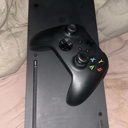 Xbox Series X (controller and wires Included)