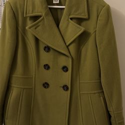 St John’s Bay olive green pea coat petite size large 70% wool, 20% nylon, 10% cashmere.