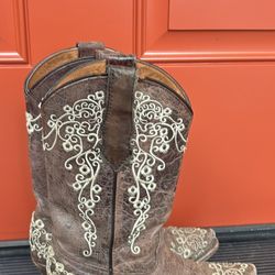 Brown kids (girl) cowgirl boots size 2