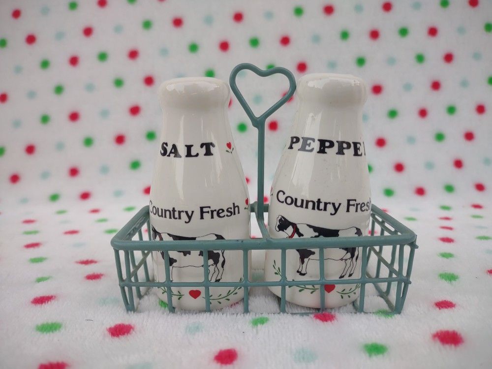 Vintage Ceramic Salt & Pepper Shakers Milk Bottles Wire Basket Country Fresh