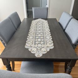 Dining table with 6 chairs 
