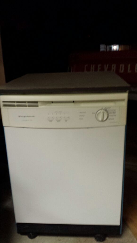 Frigidaire ultraquiet III PORTABLE dishwasher