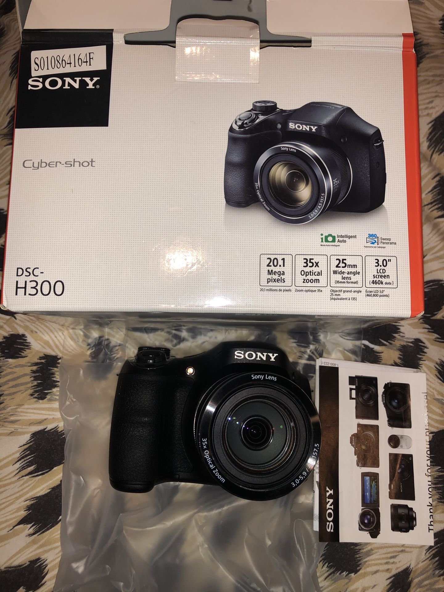 BRAND NEW SONY DSC-H300