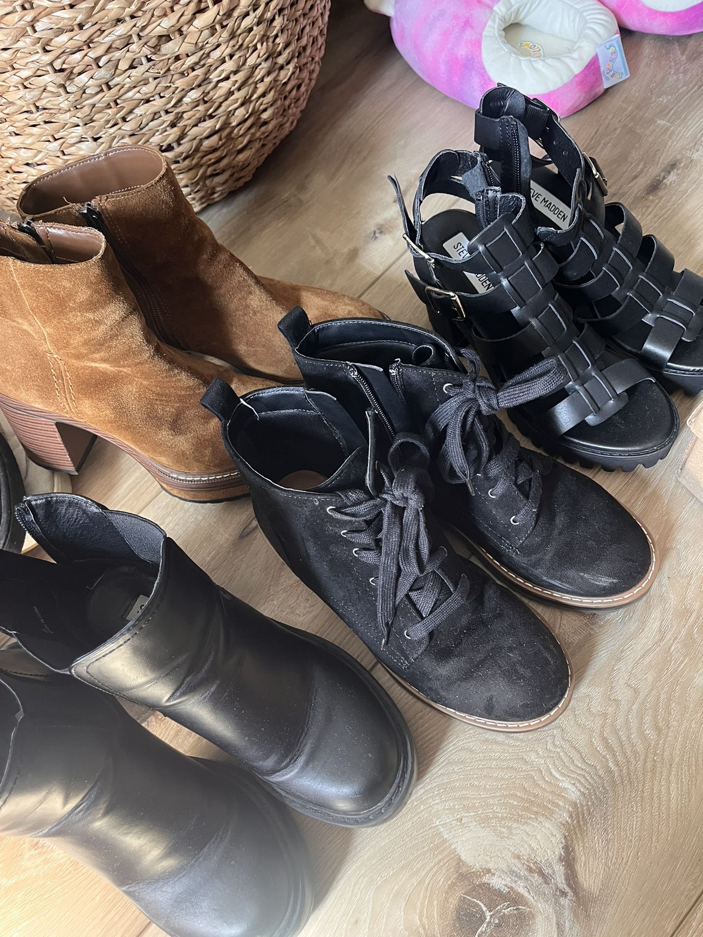 Woman Boots Steve Madden & Aldo Size 5.5