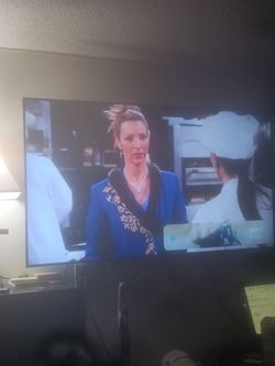 65" Samsung QLED 4K Smart TV (QN65Q70R) 2023