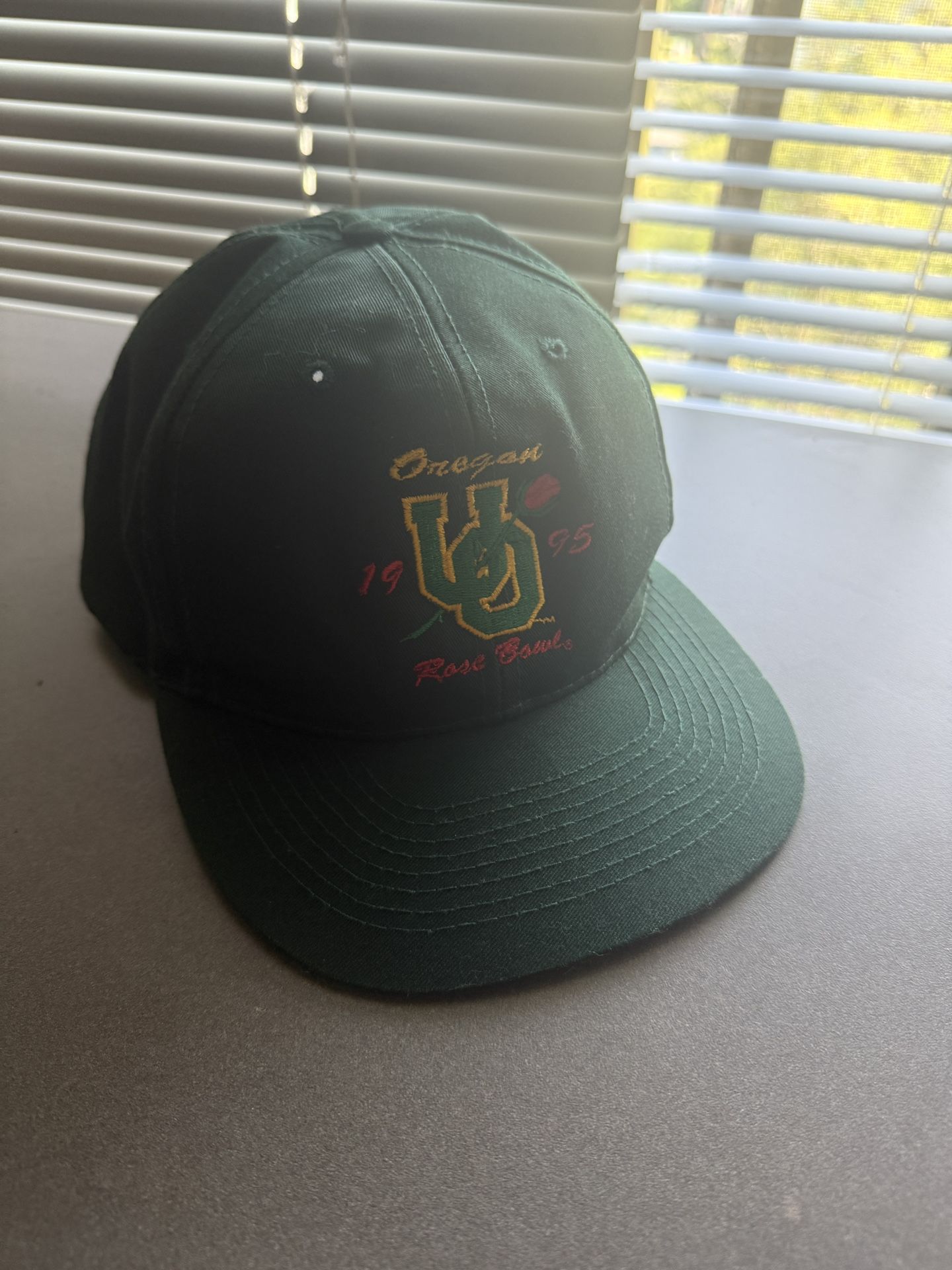 Vintage Oregon Rose Bowl Cap