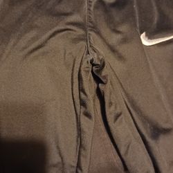 Pants In Good Condition.  6-7 Size.  I Have A Lot Of Clothes That My Grandson Had Outgrown.  Some name Brands, Old Navy, H&M. Most Are In Good, Used. 