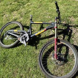 26” giant DH Team downhill mountain bike