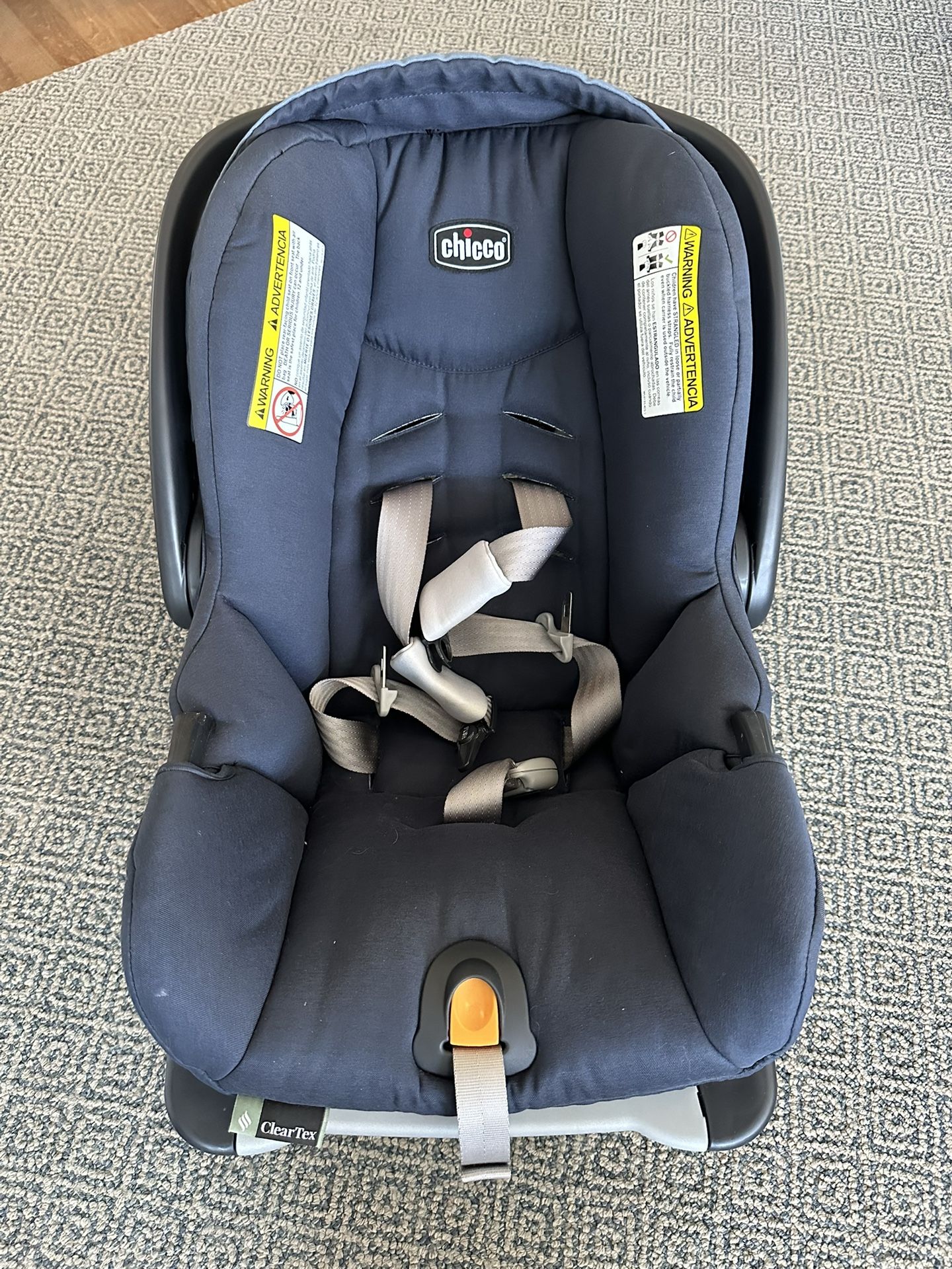 Chico Key Fit 30 Car seat Practically New