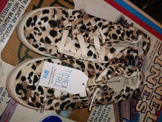 Time & Tru Cheetah Print Memory Foam Slip On Sneakers 8 1/2