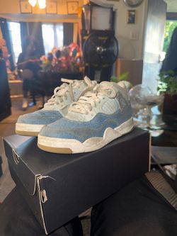 Jordan 4 Retro Worn Blue Denim Size 2Y