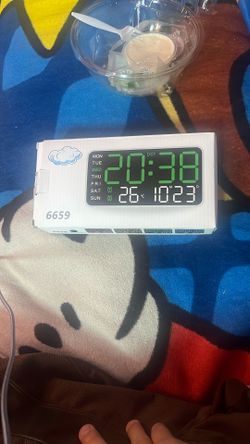 Brand New LED Digital Alarm Clock (Large Display