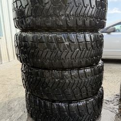 LT285/75R16 10 ply 4 used tires good year M/T