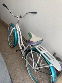 Schwinn Women's Beach Cruiser Bicycle