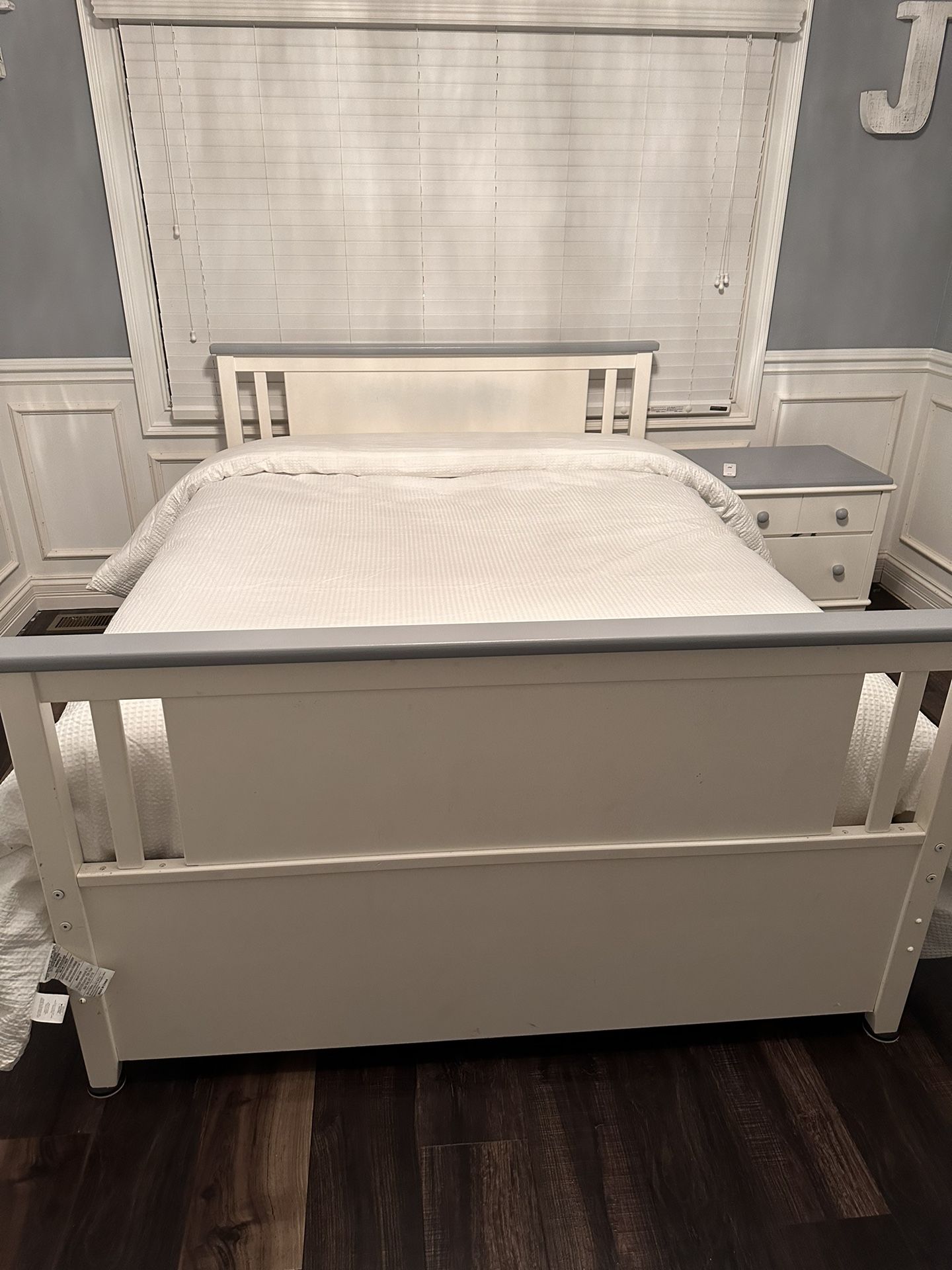 Child White Bedroom Set