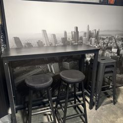 Table With Chairs 