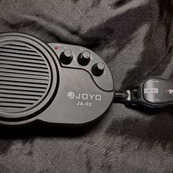 Portable Amplifier for Guitars Or Mic