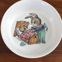 Vintage ONEIDA Deluxe Melamine Peter Rabbit Child's Plate & Bowl Set


