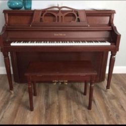 Piano Henry F Miller 