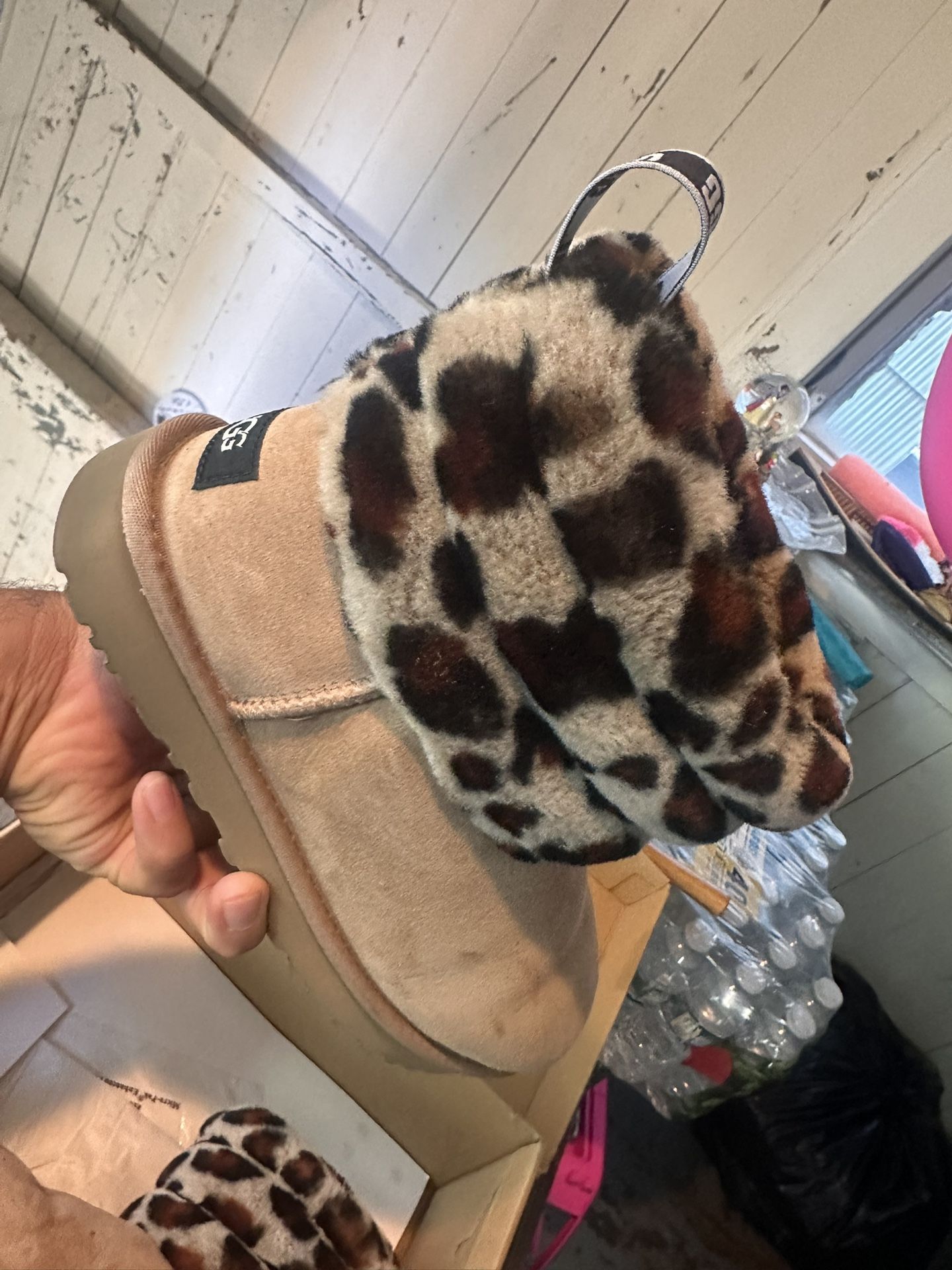 Ugg