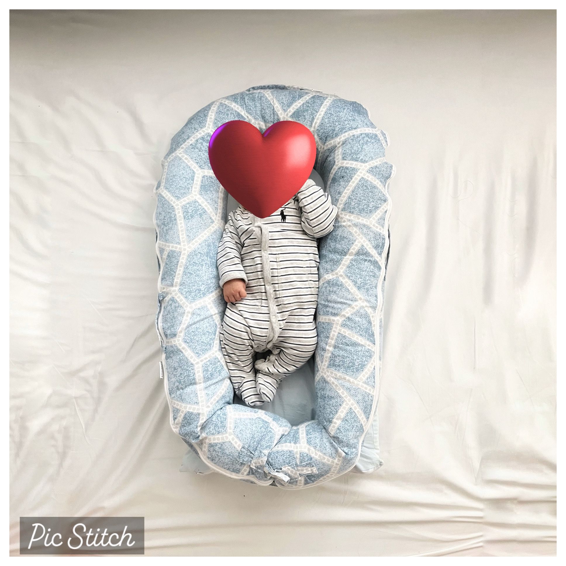 Dockatot Deluxe Baby Docking Station 0-8 Months With Blue Hisprout Cover