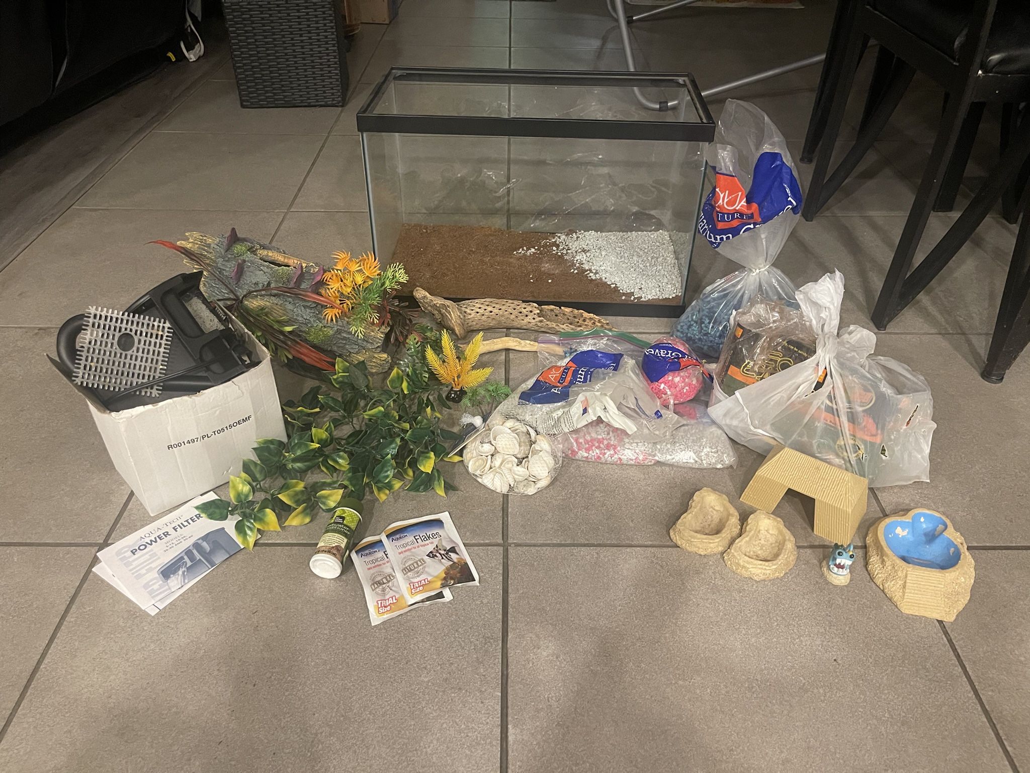 10-Gallon Tank with Accessories