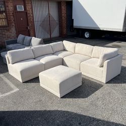 Thomasville Fallon Modular Sectional 6-piece Cream with Ottoman