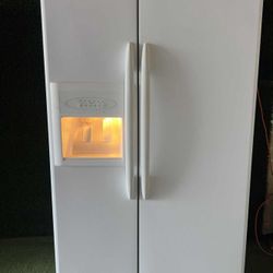 Maytag Side By Side Refrigerator 