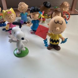 Peanuts Collectible Figures