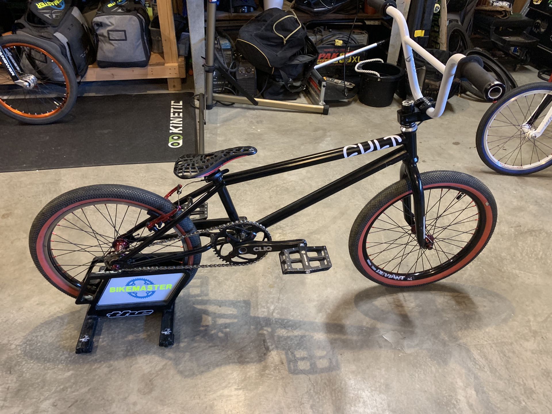 Cult race sales bike