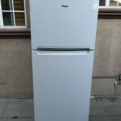 3 MONTHS WARRANTY 28x29x68 WHIRLPOOL FRIDGE WHITE 18cuft 