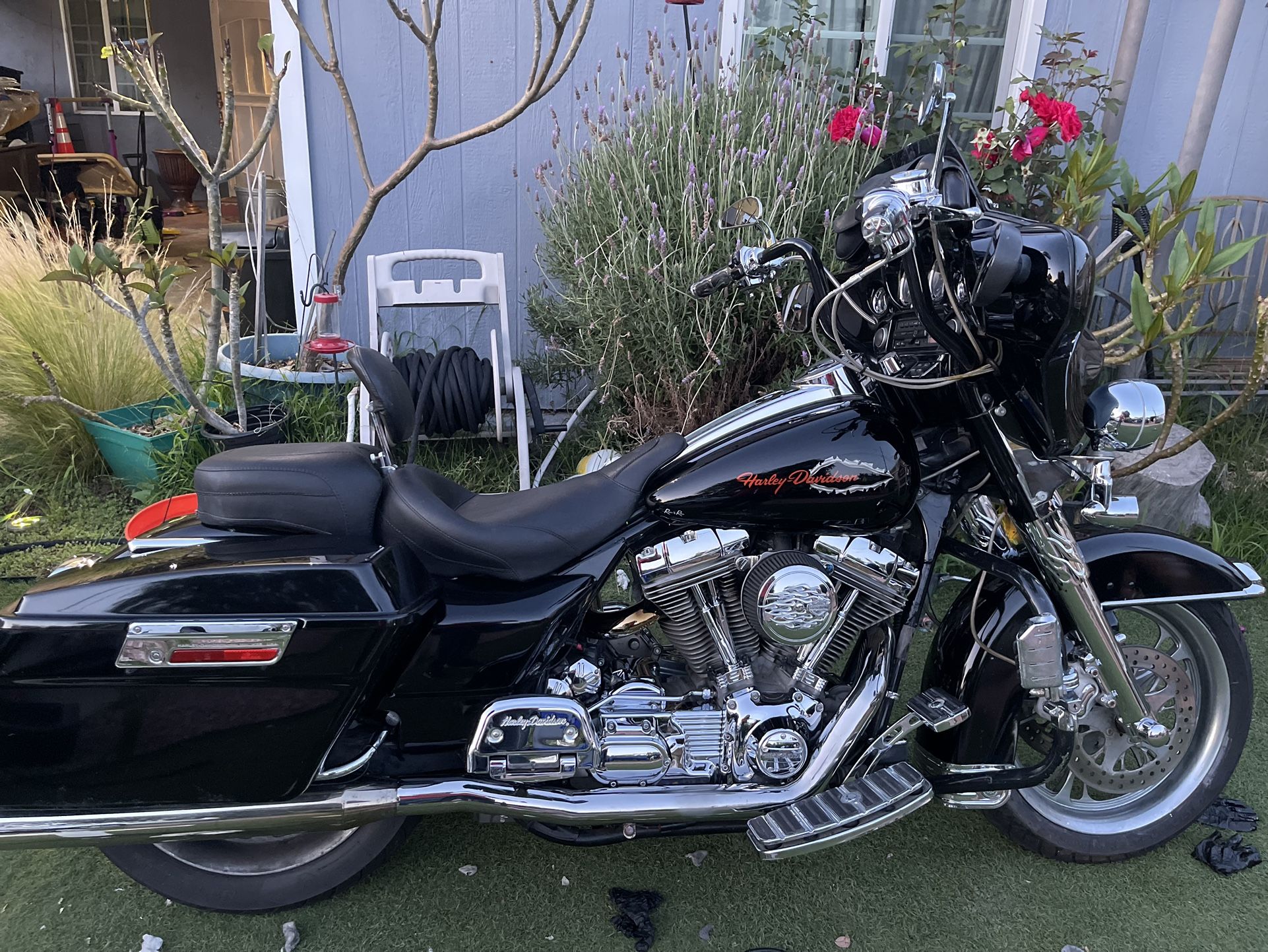 2005 Harley Davidson Electra Glide - Cruise Control - Etc