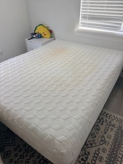 Queen mattress, box and metal frame