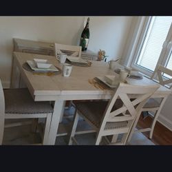 New Dinning Table With 2 Leafs Or Extection