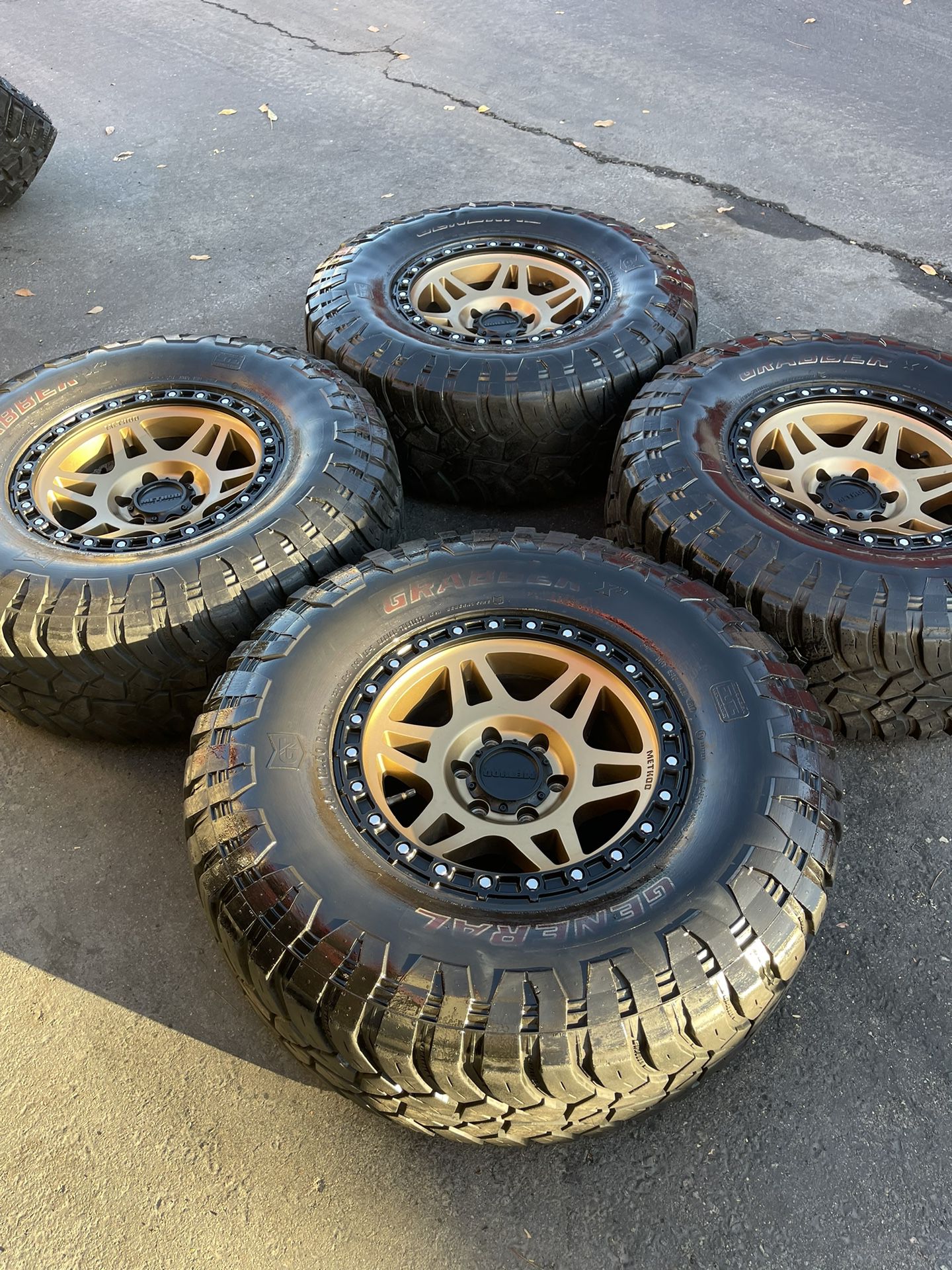 Ford Raptor F150 Method 17” Bronze Wheels And 35” General Red Label Mud-Terrain Tires Rims