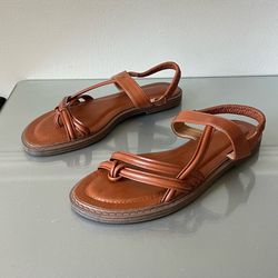 Women’s Brown Strappy Flat Sandals Elastic Back Casual Comfort Size 6.5 Like New