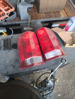Parts 2004 Escalade Taillights 