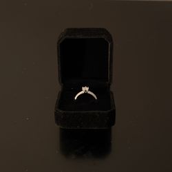 VVS1 Moissanite Engagement Ring 